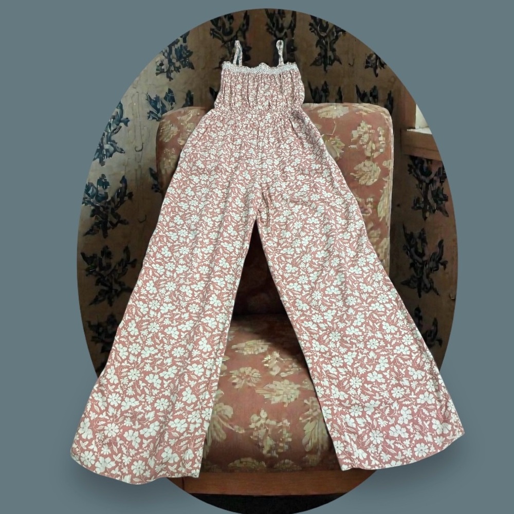 Faherty Coral/Pink Floral Convertible Jumpsuit. Size: Medium